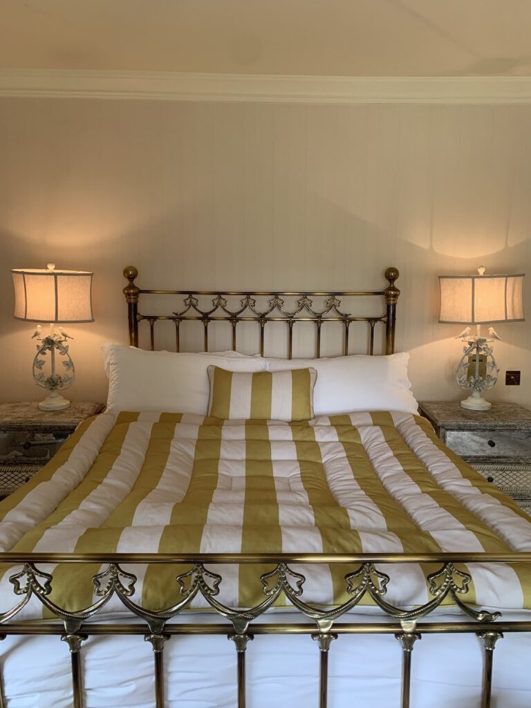 449A0553-00CA-4B32-B6EB-E54076BB5746-min