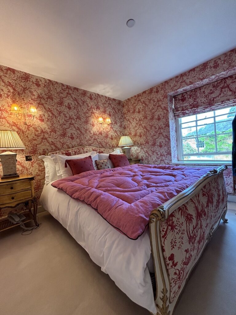 46098FB5-A317-45B3-8DD4-5468BA19DB48-min