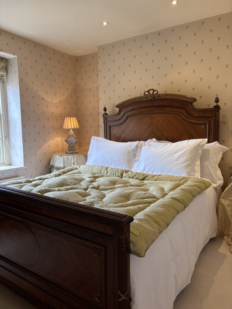 BB998D59-891A-40AC-A4D5-0EEF71FE105E-min